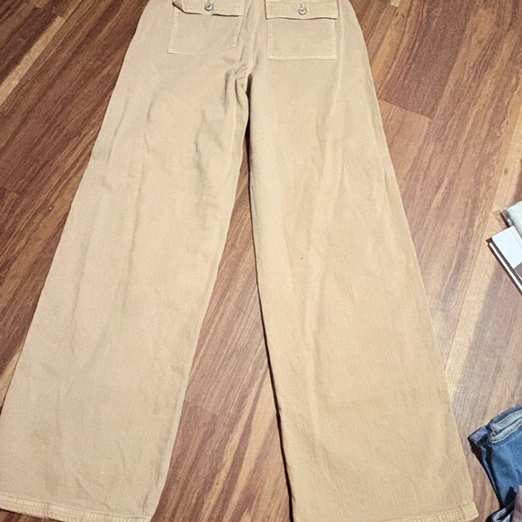 American Eagle Outfitters Tan Chinos for Effortless Style - Picture 4 of 4